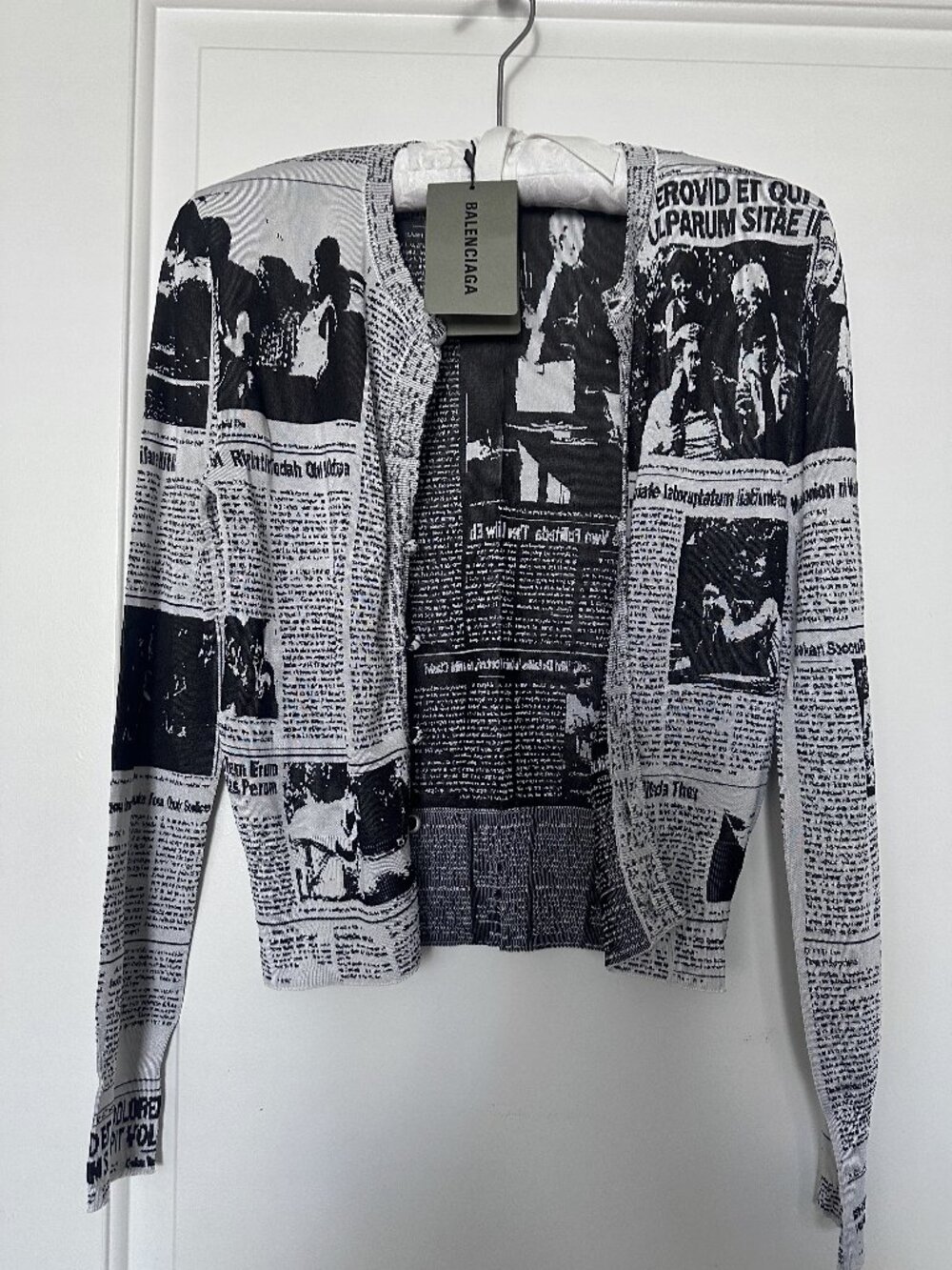 Balenciaga F/W 2017 Newspaper Print Cardigan - VERY RARE, Excellent Condition - Picture 2 of 6